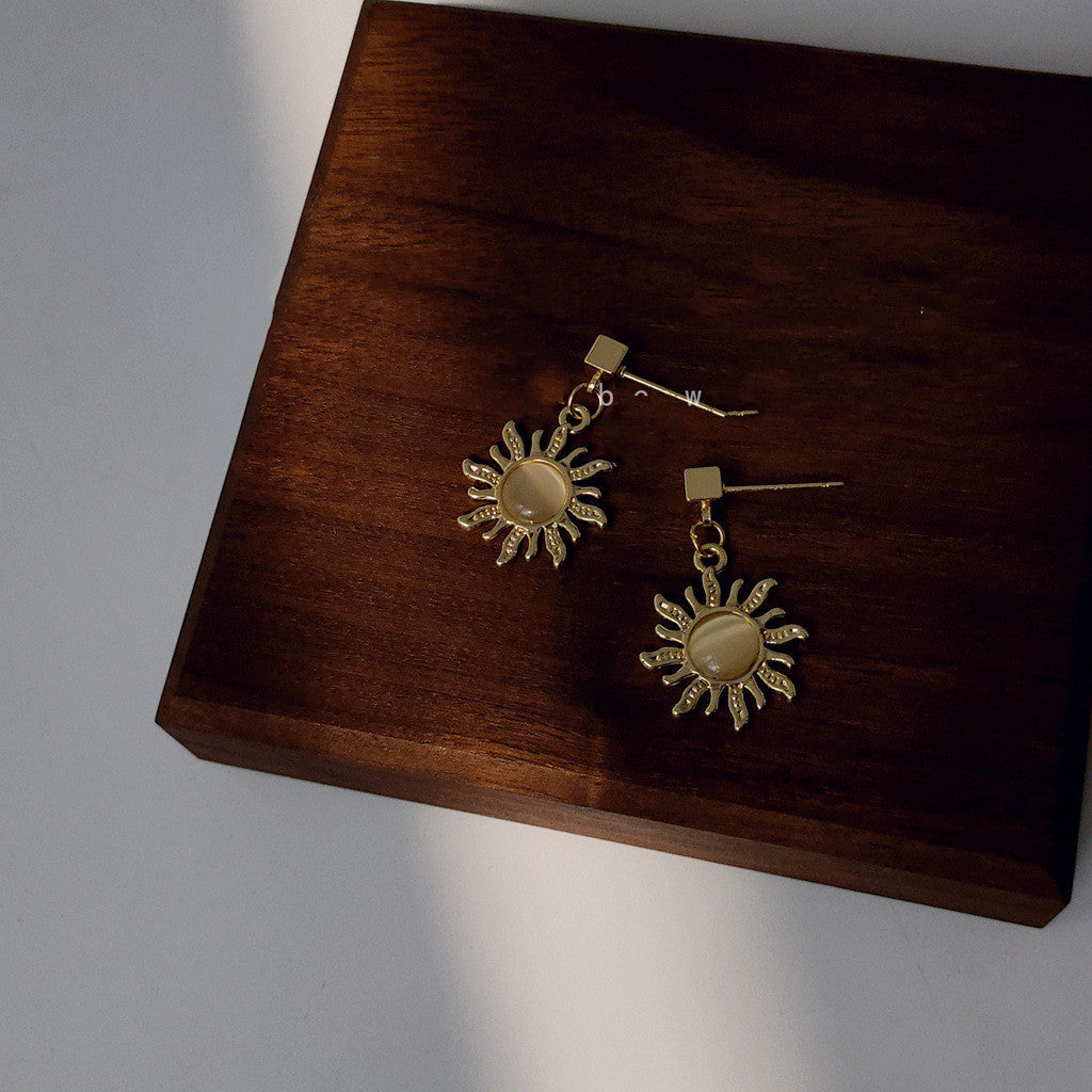 K & S | Damen Ohrstecker Echtgold – Kreatives Sonnentränen Design Eleganter Schmuck