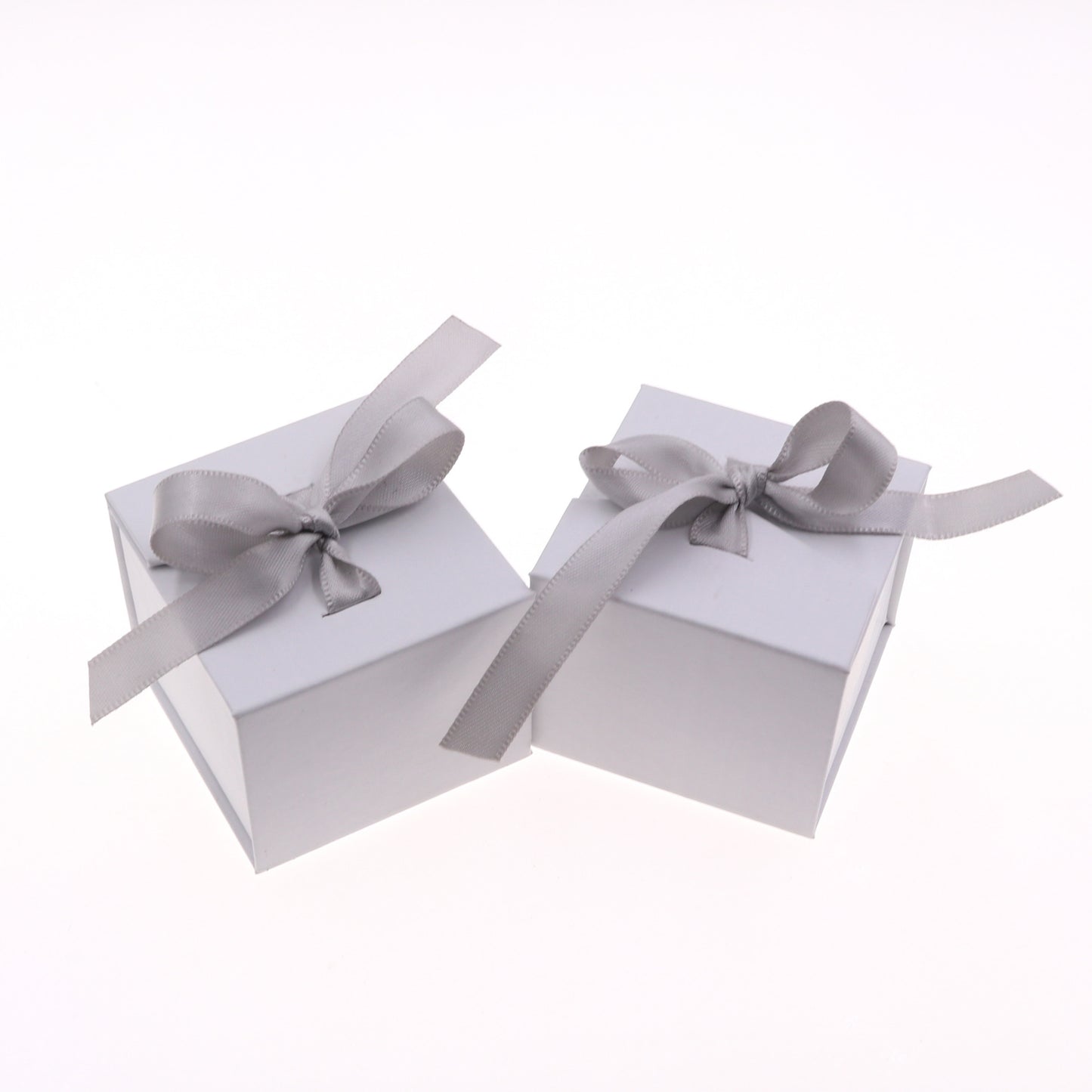 K & S | Schmuckbox Geschenkbox für Ringe & Ohrringe – Elegante Box mit Schleifenband Grau/Weiß