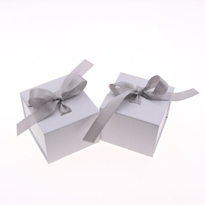K & S | Schmuckbox Geschenkbox für Ringe & Ohrringe – Elegante Box mit Schleifenband Grau/Weiß