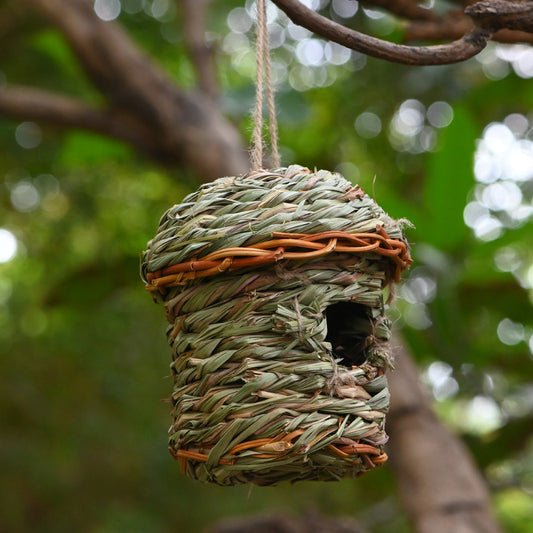 K & S | Handgefertigtes Stroh-Vogelnest aus Naturmaterial | Perfekt für Balkon, Garten & Vögel