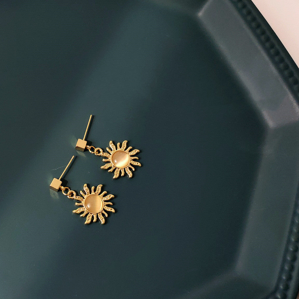 K & S | Damen Ohrstecker Echtgold – Kreatives Sonnentränen Design Eleganter Schmuck